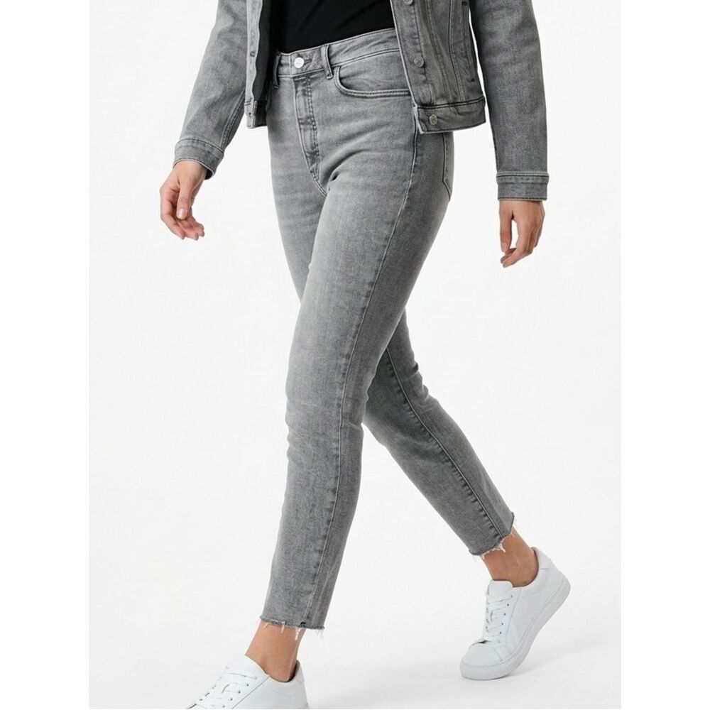 EXPRESS | Gray Curvy Skinny Super High Rise Denim Jeans Women’s Size 4 Short